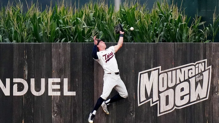 Kyle Schwarber Blasts Two Homers into the Cornfield During MLB's Field of Dreams Tribute